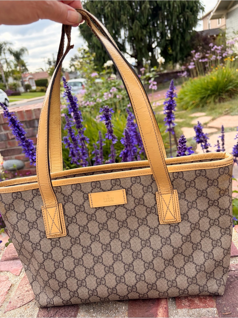 Gucci Monogram GG Tote Bag Authentic Damaged